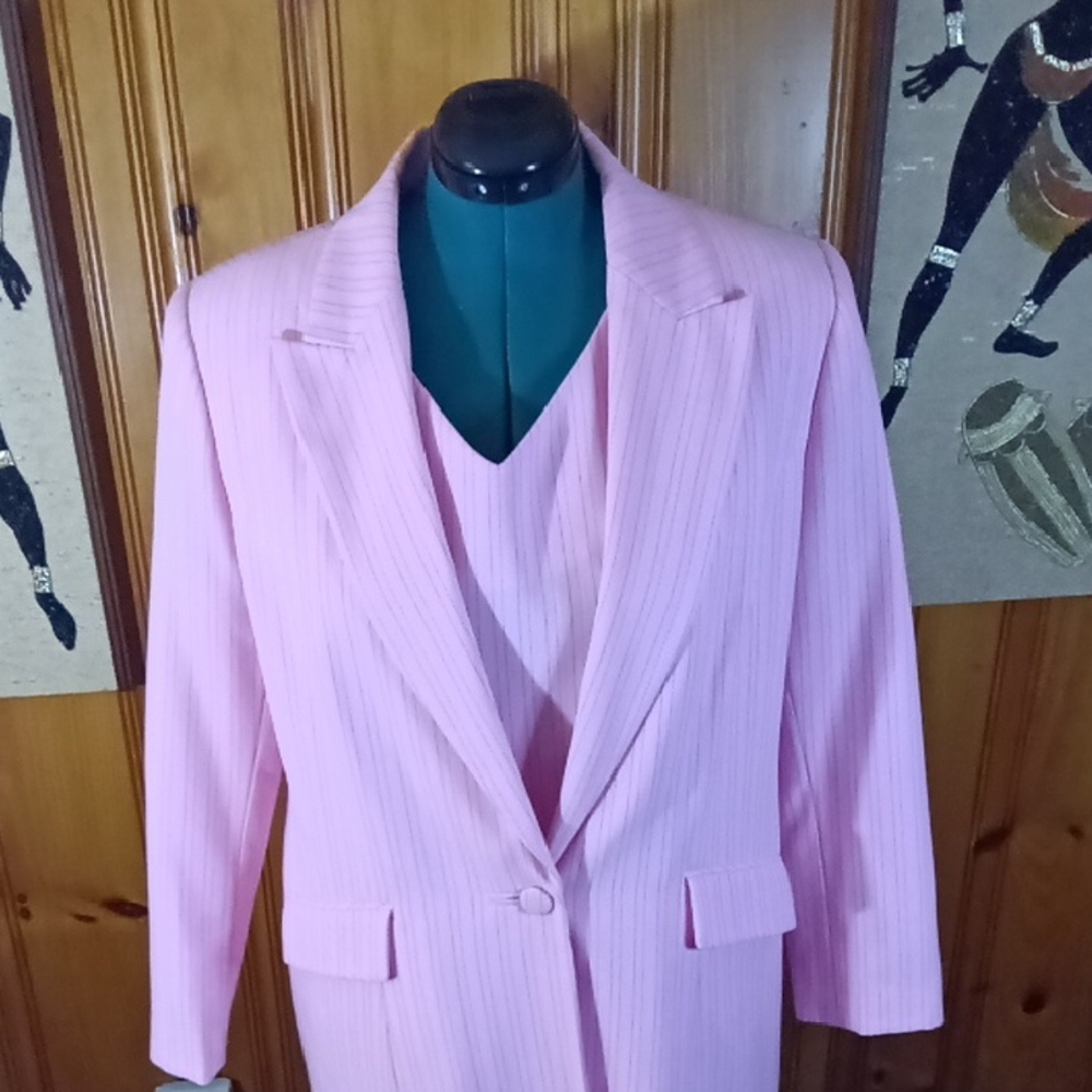 Stylish Men's Pink Blazer